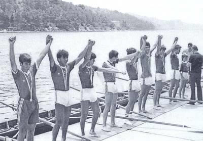 Juniorski osmerac, prvak Jugoslavije 1983. u Zatonu kod Šibenika, Čizmin, Bašić, Crnobrnja, Troskot, Čače, Milović, Kukolj, Grozdanić i kormilar B. Milin